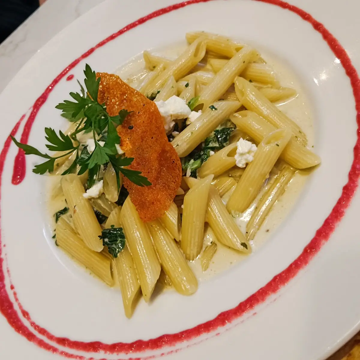 Penne In Rahmsauce Mit Spinat Und Schafskäse