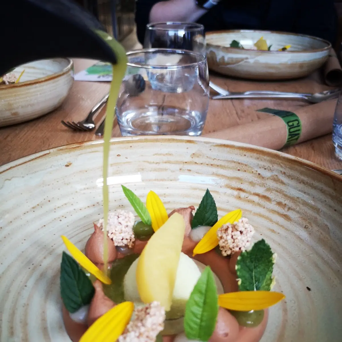 Vorspeise Mit Frisch Käse Bällchen Mit Rote Beete