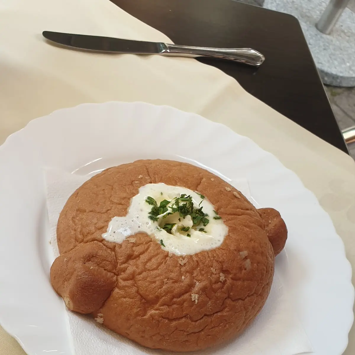 Knoblauchsuppe Im Brot
