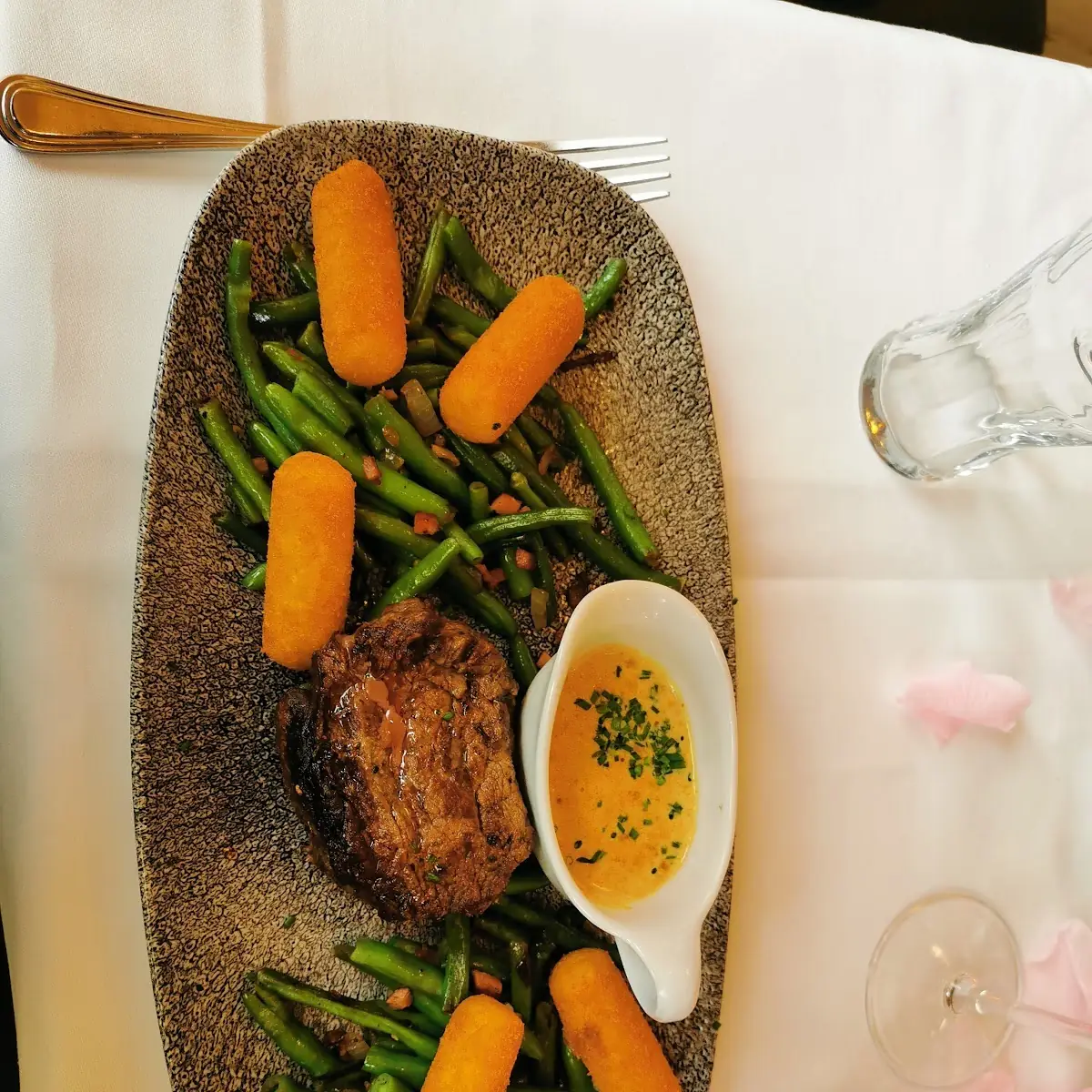 Rinderfilet Steak 300g Speckbohnen Und Kroketten