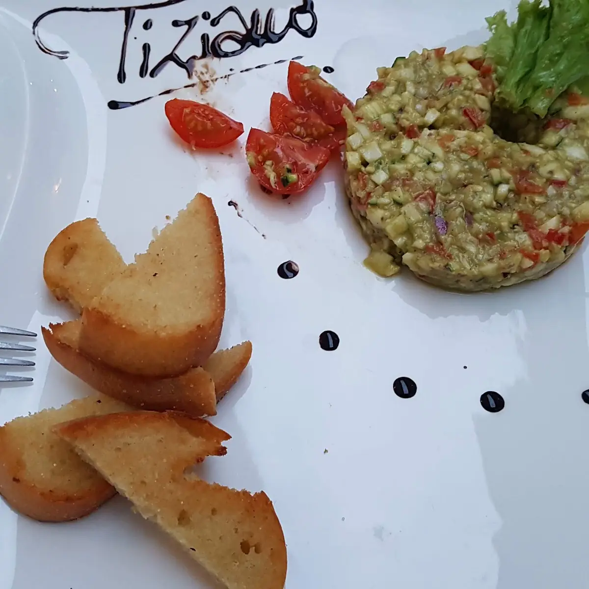 Avocado Mozzarella Salat