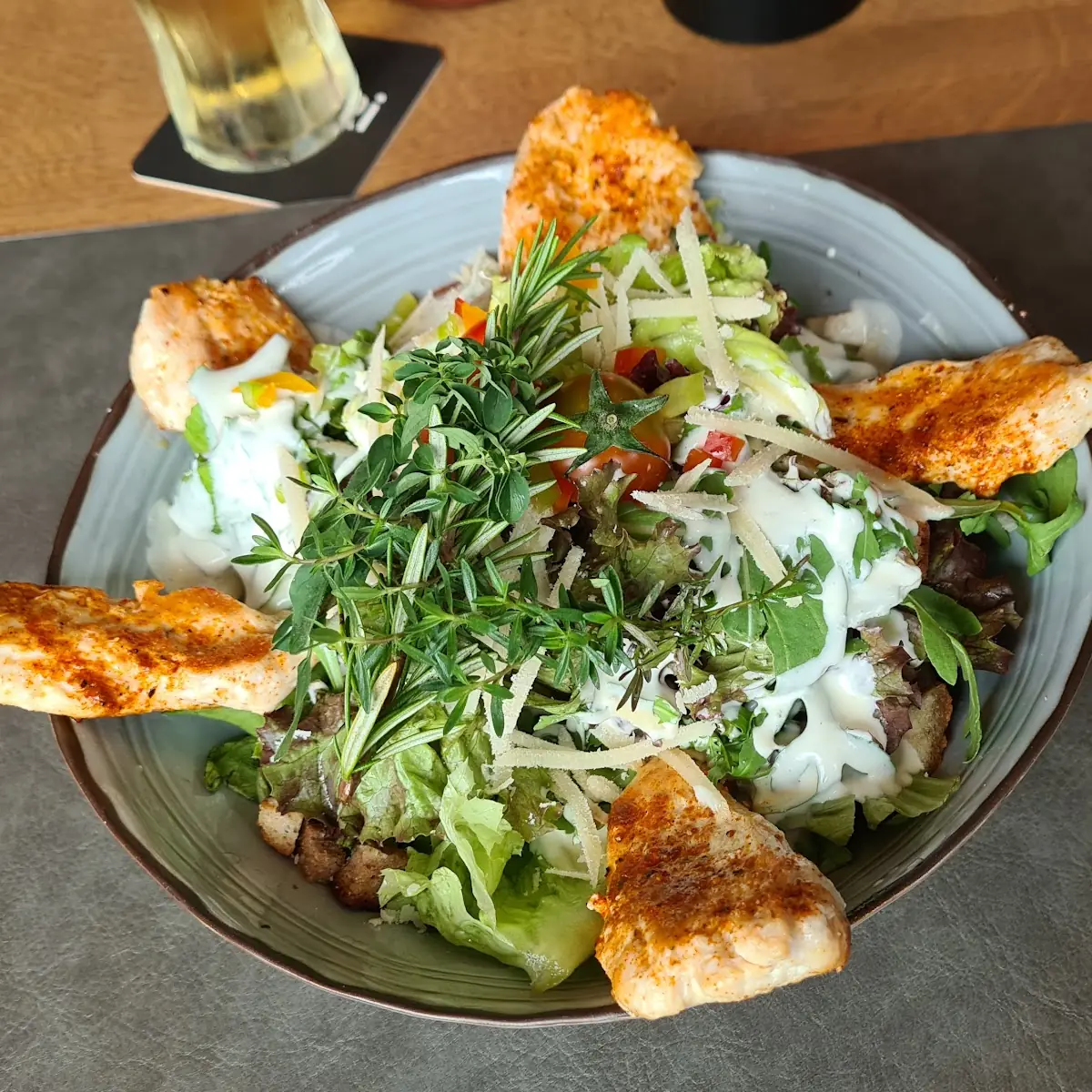 Caesar Salat Mit Hühnerfilet