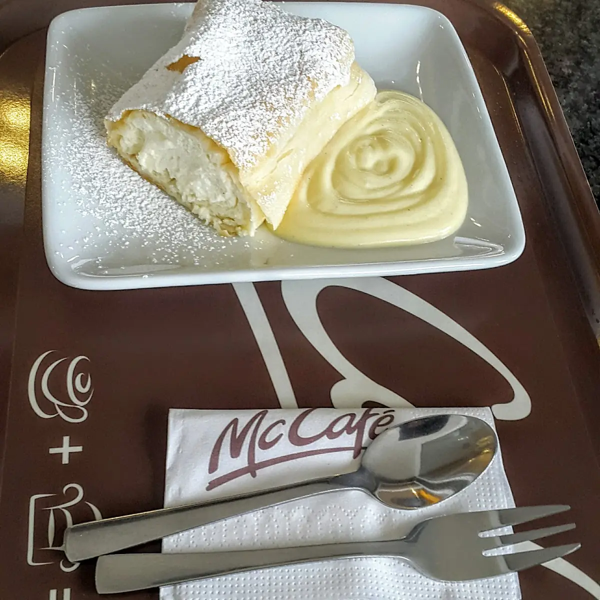 Topfenstrudel Mit Vanillesauce