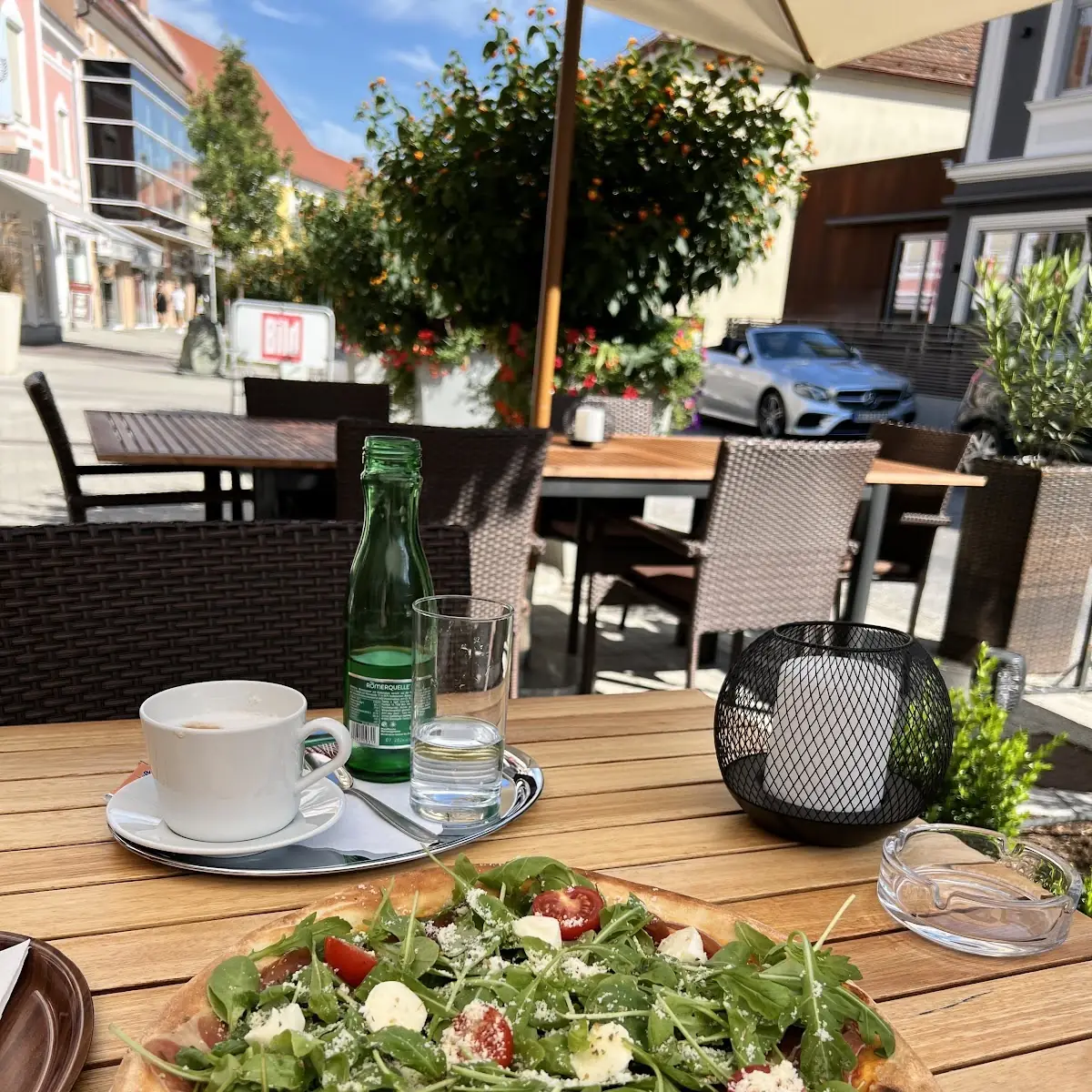 Pizza Prosciutto Arugula Cherry Tomato