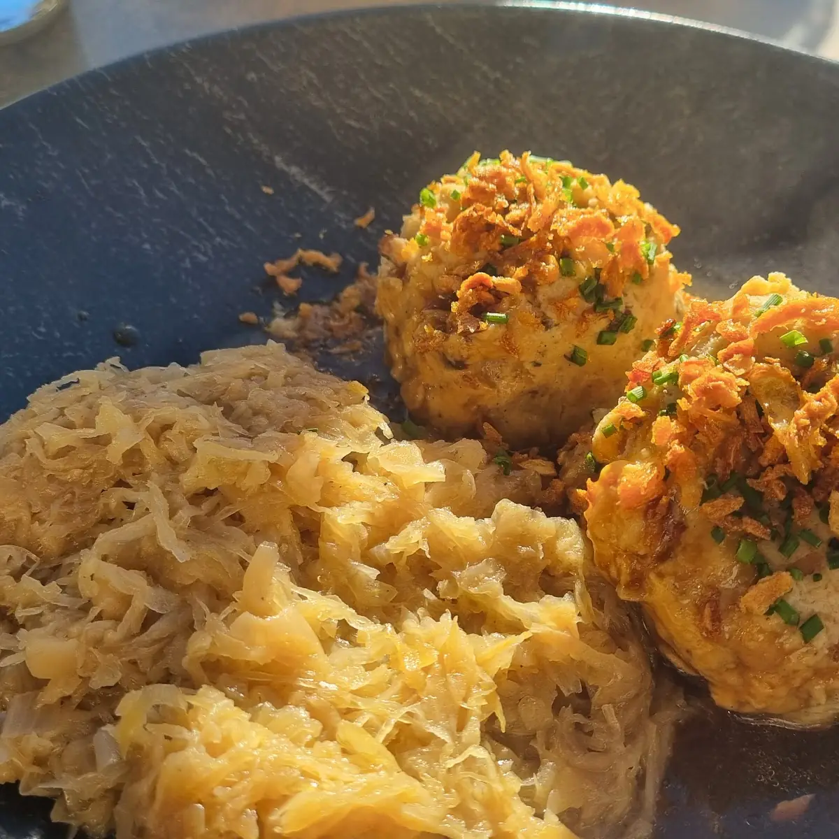 Speckknödel Mit Sauerkraut