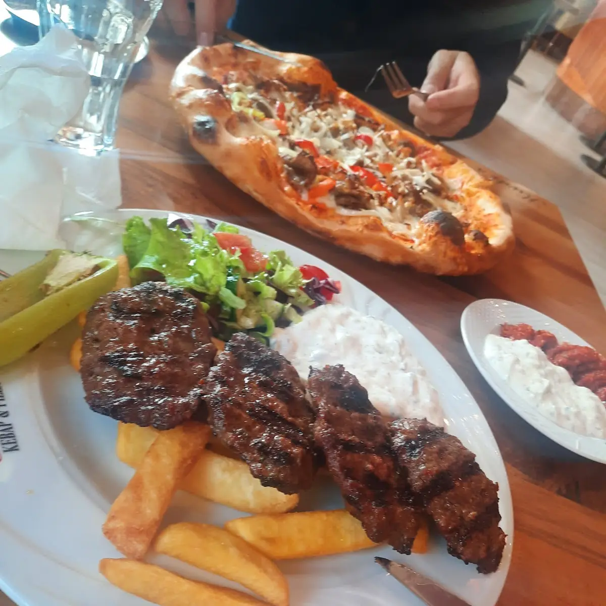 Köfte Spezial Auf Brot