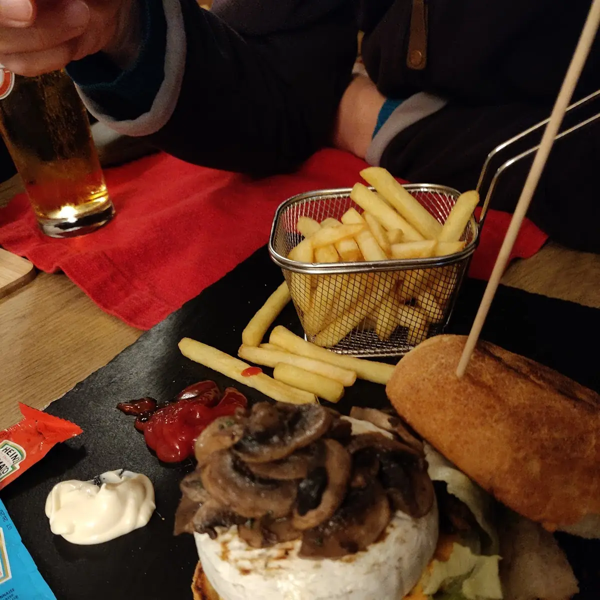 Pilz Burger Mir Pommes
