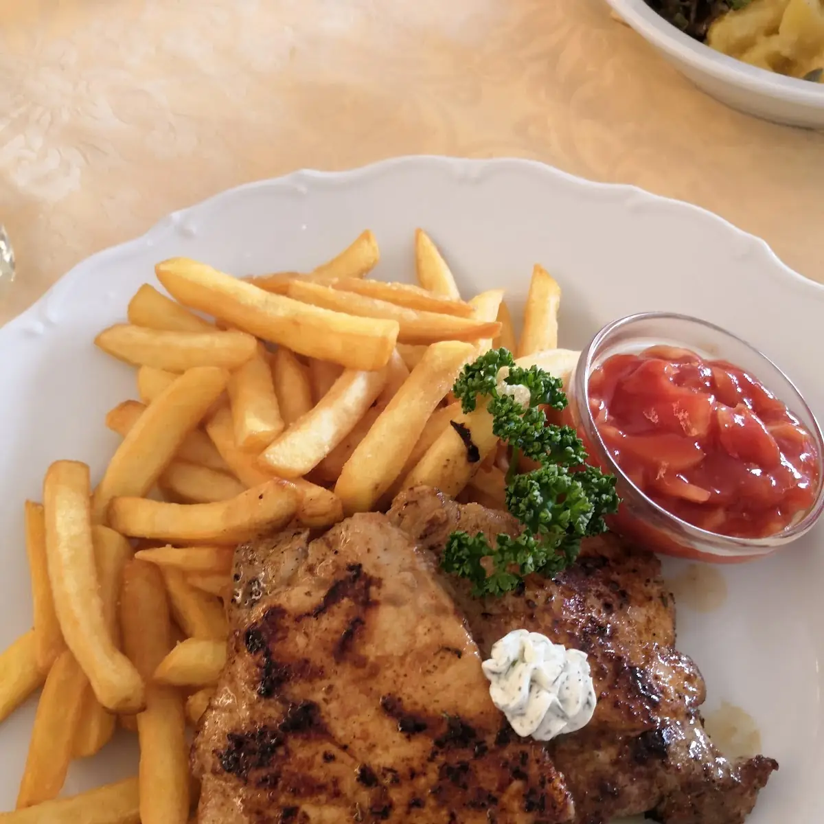 Huhn Mit Pommes