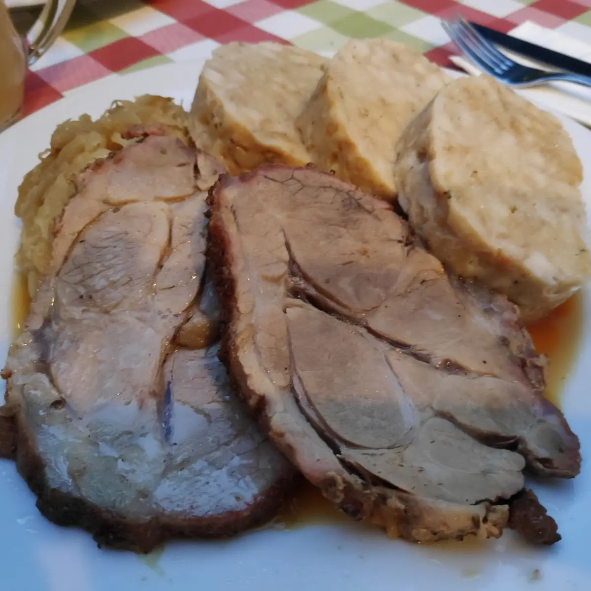 Schweinsbraten Mit Knödel