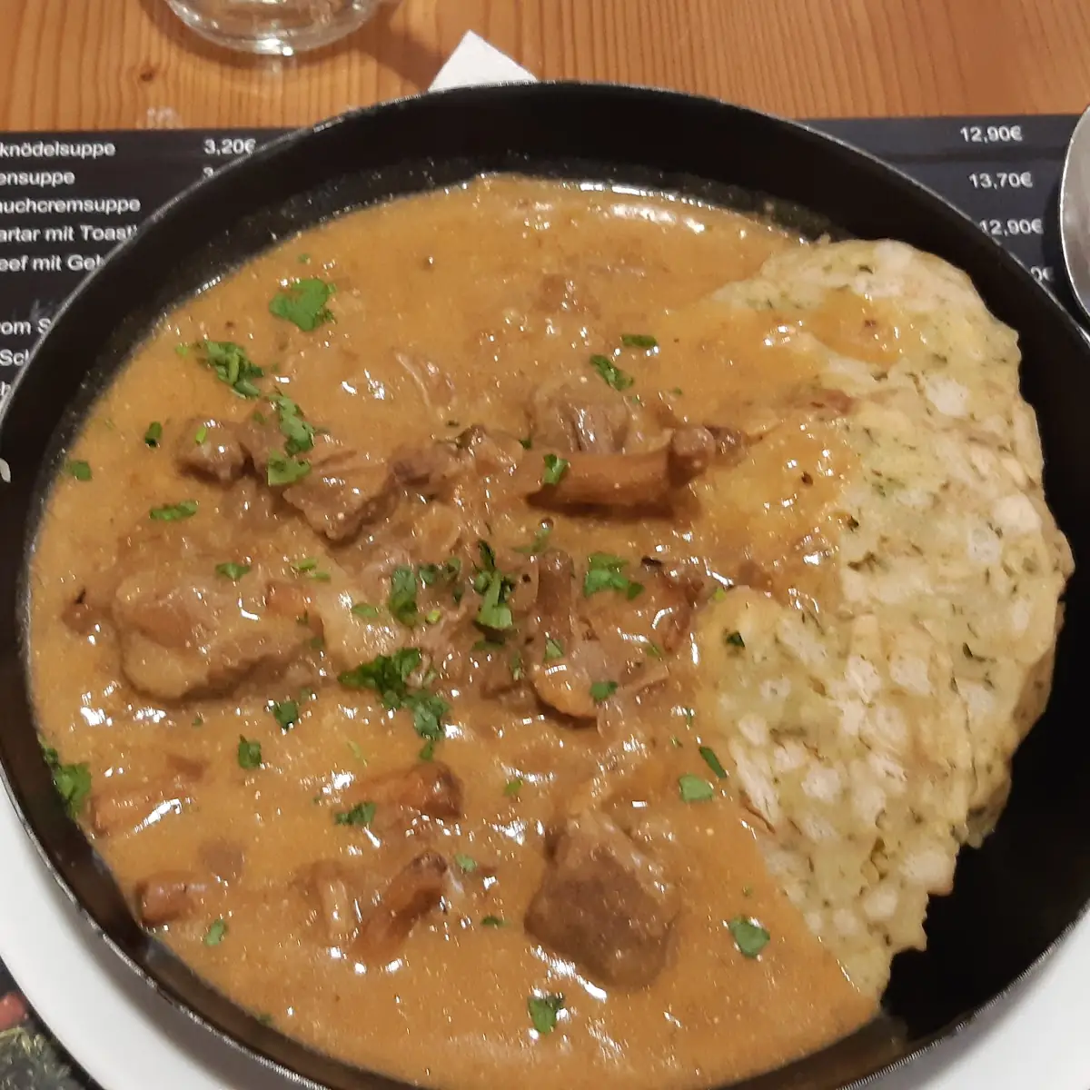 Eierschwammerlsauce Mit Semmelknödel