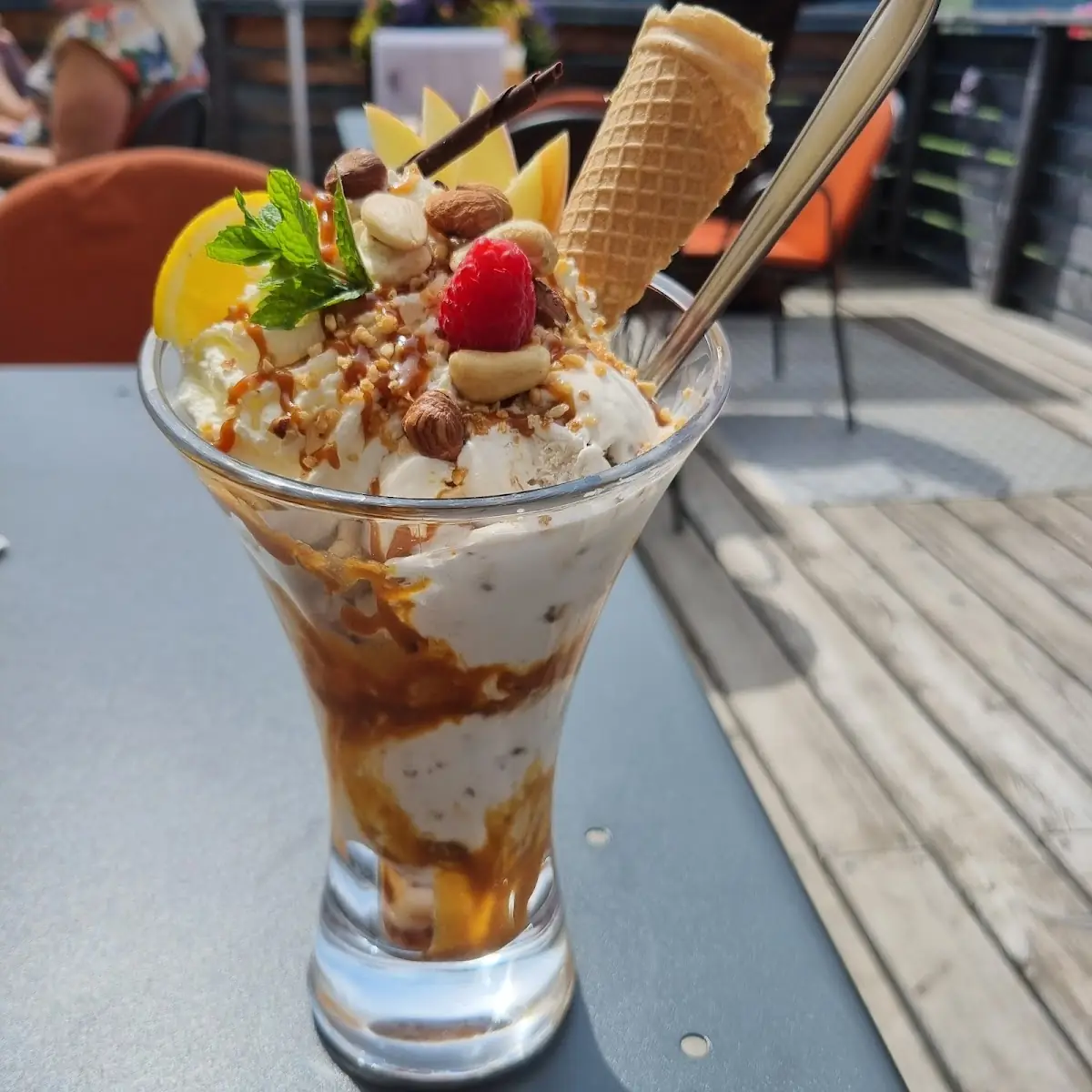 Nussbecher