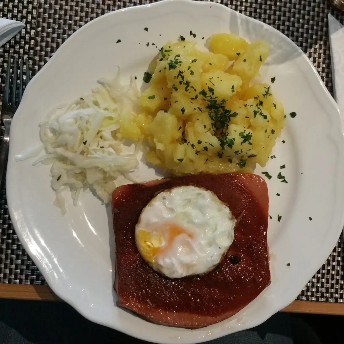 Leberkäs Mit Spiegelei