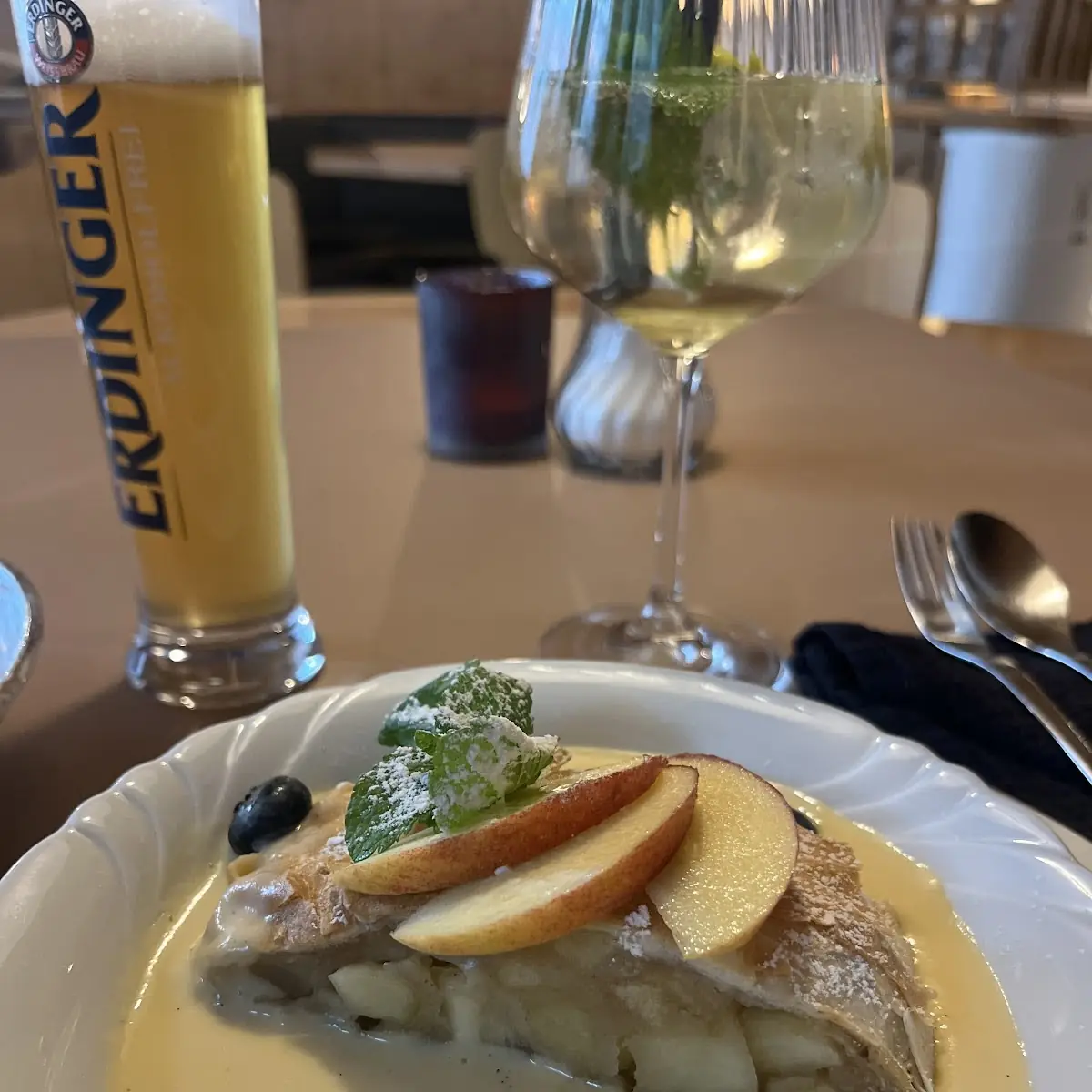 Apfelstrudel Mit Vanillesoße