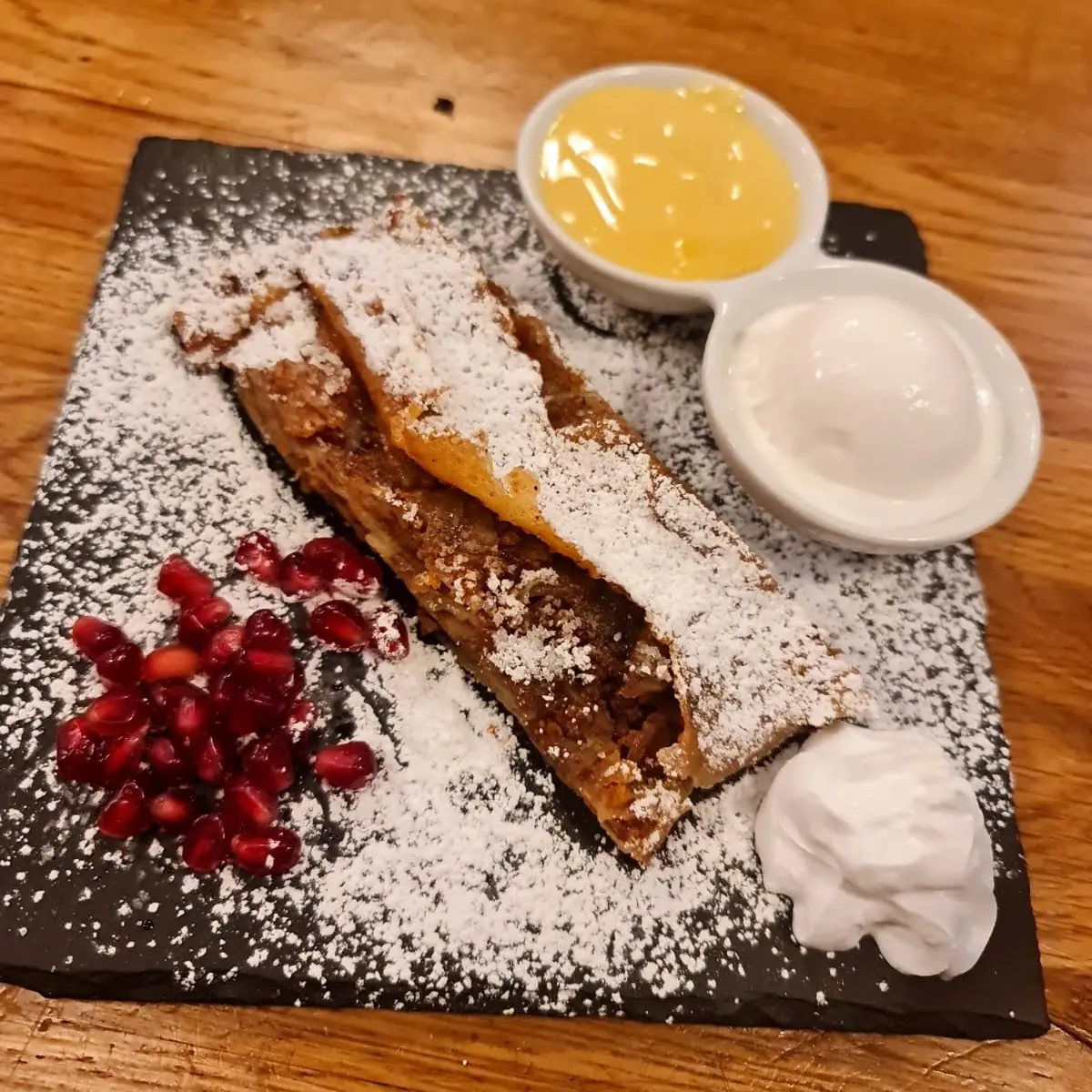 Hausgemachter Apfelstrudel