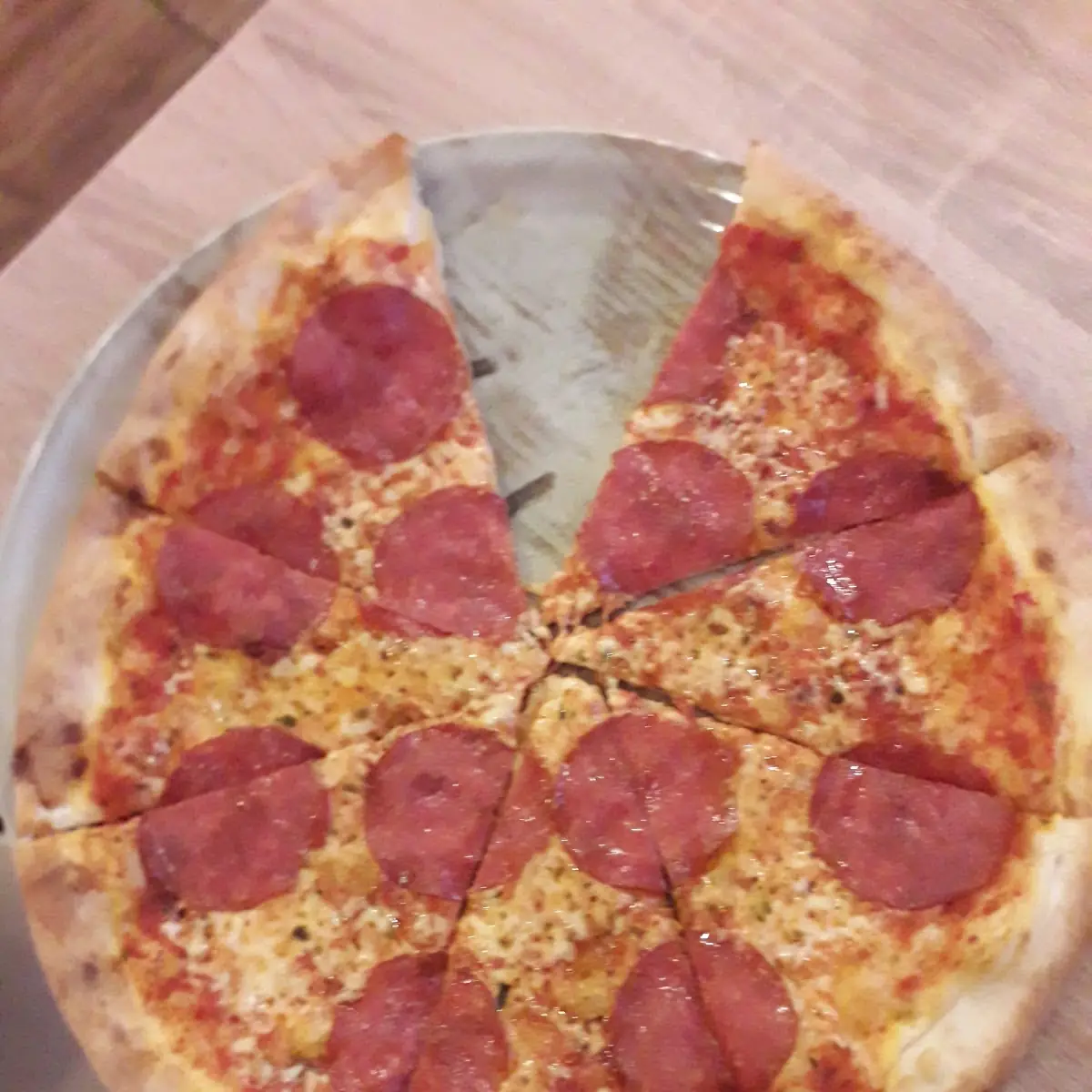Salami Pizza