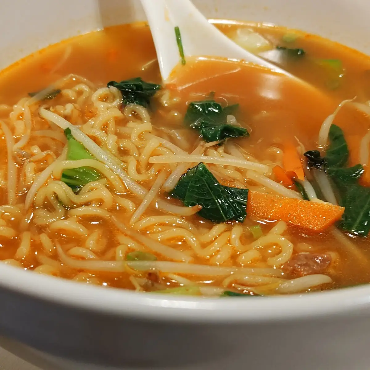 Thai Curry Nudelsuppe Mit Huhn