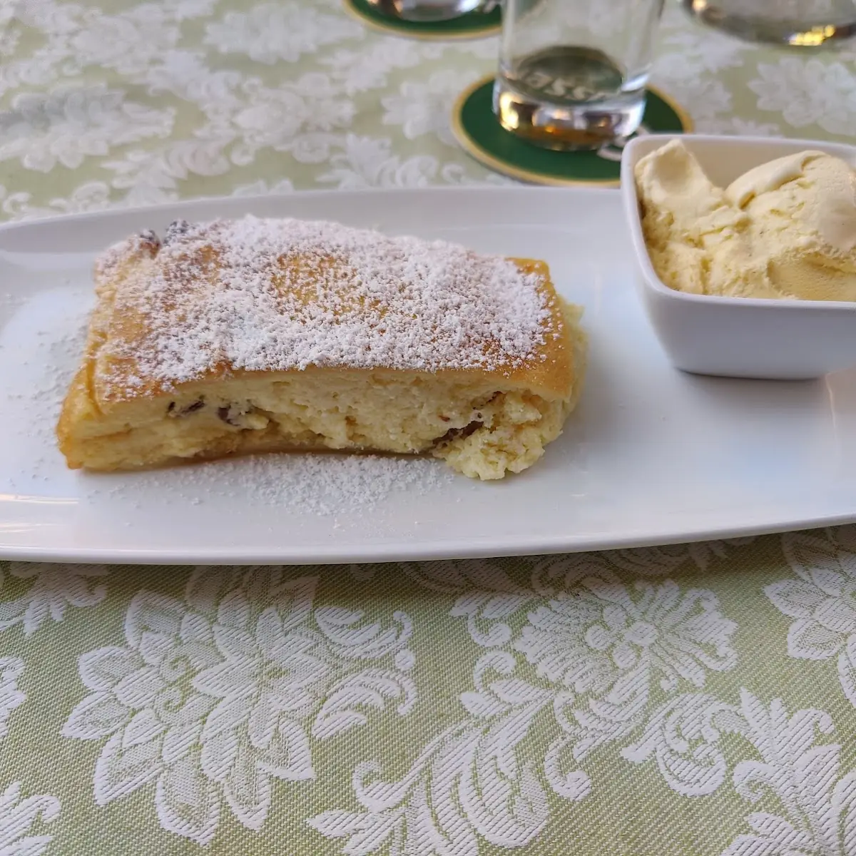 Hausgemachter Apfelstrudel