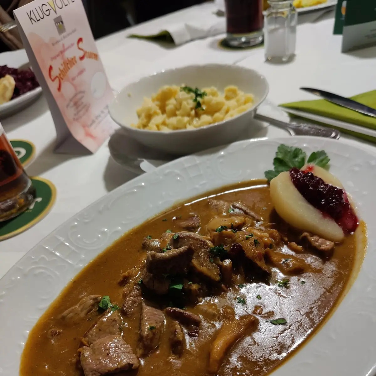Hirschkalb-ragou Mit Nockerl
