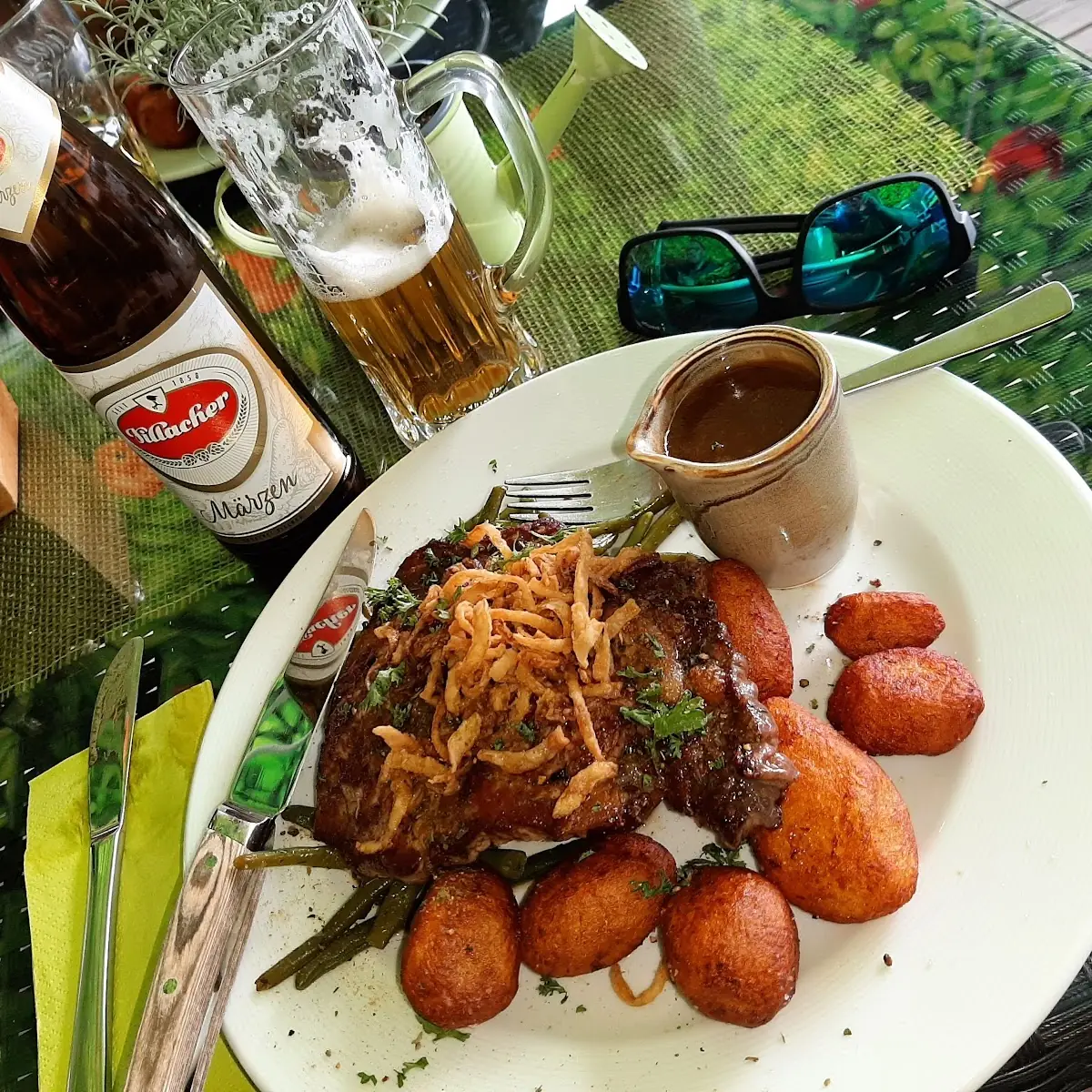 Zwiebelrostbraten Mit Bratkartoffel Speckbohnen Und Eine Traumhafte Souse
