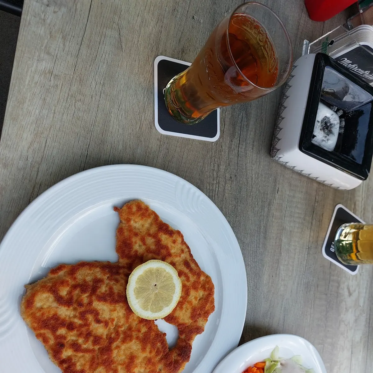 Schnitzel Wiener Art Mit Pommes
