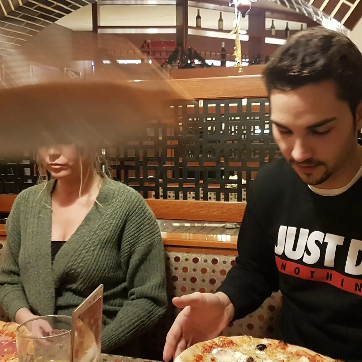 Pizza Margherita Mit Salami Und Mais & Pizza Margherita Mit Oliven