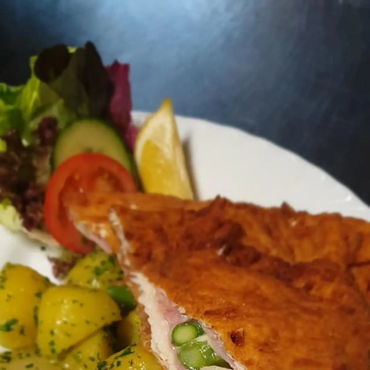 Cordon Bleu Nach Saison Mit Verschiedenen Füllungen