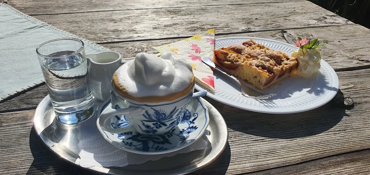 Häferlkaffe Zwetschkenkuchen