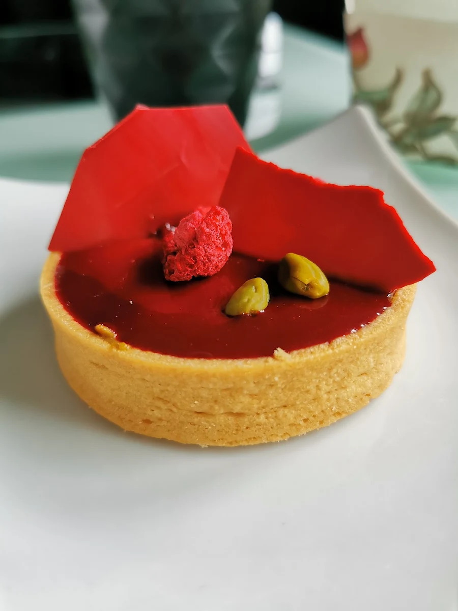 Tarta Pistaciowa Z Malinami