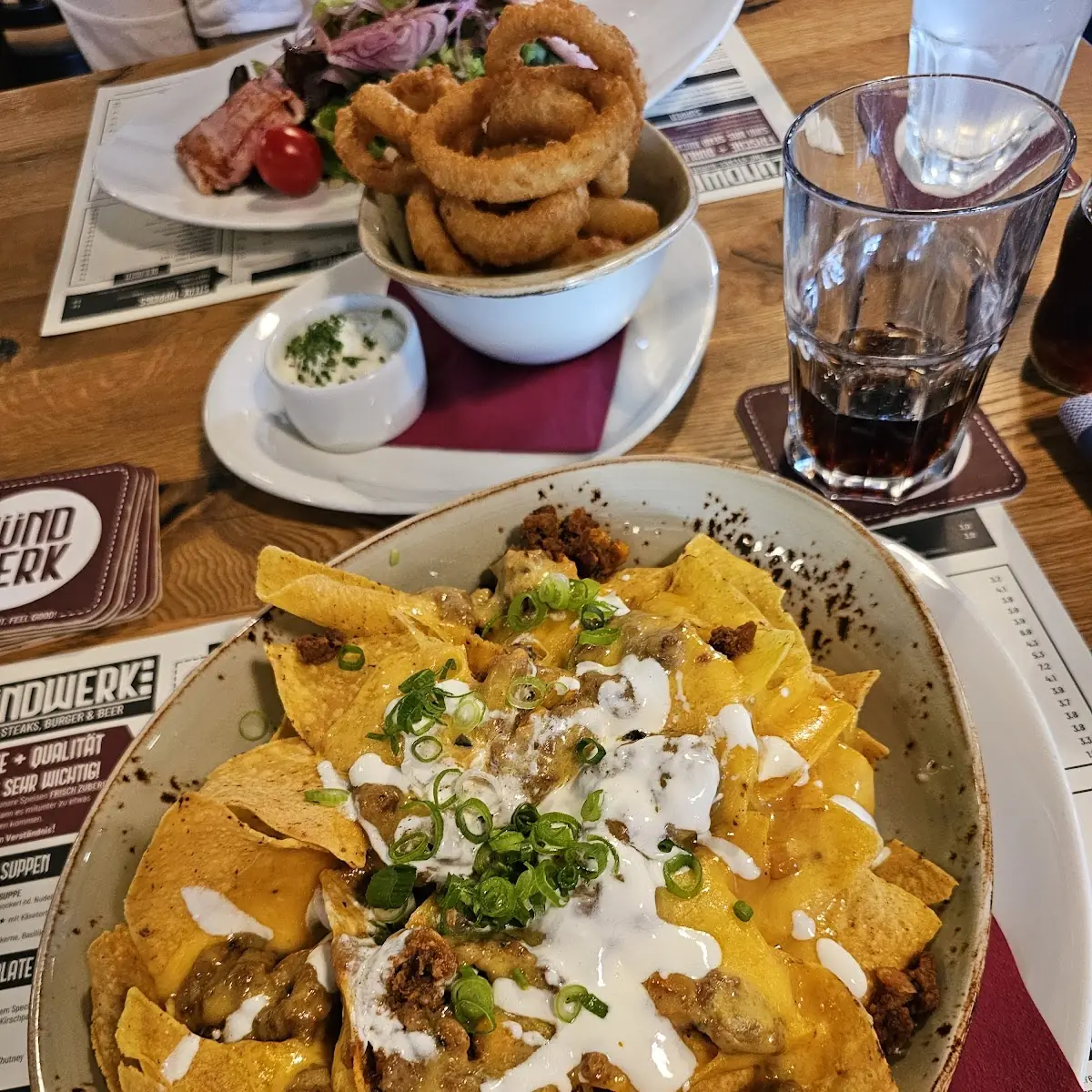 Hausgemachte Nachos Mit Rinderfaschiertem