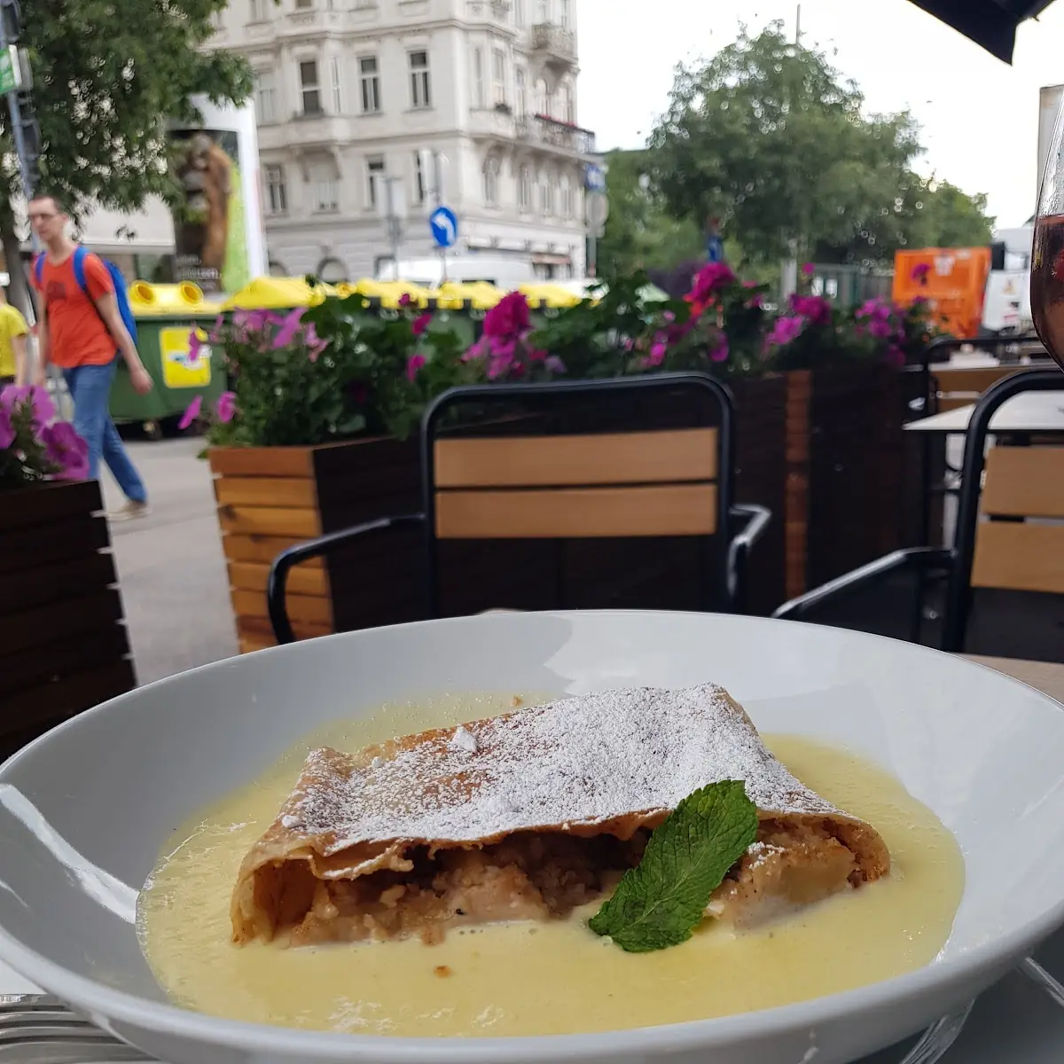 Hausgemachter Apfelstrudel