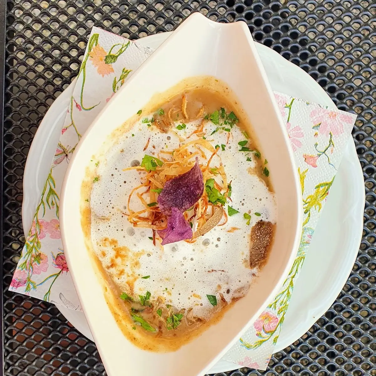 Getrüffelte Pilzcremesuppe