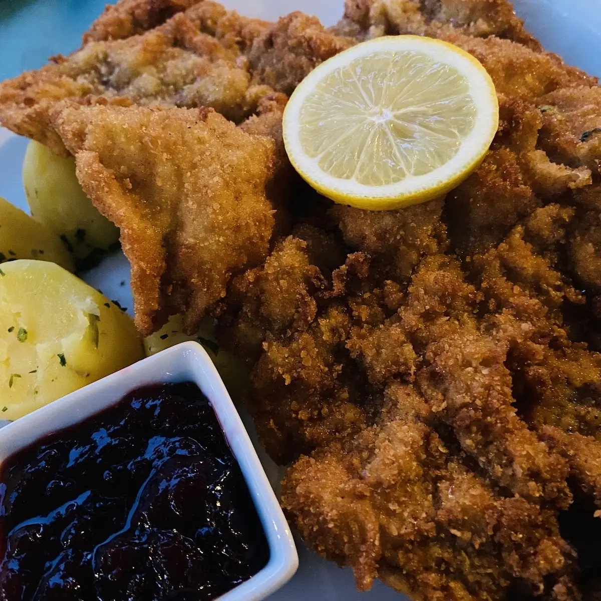 Wiener Schnitzel Mit Petersilienkartoffel