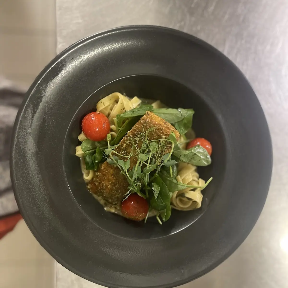 Highlights, Restaurant Central