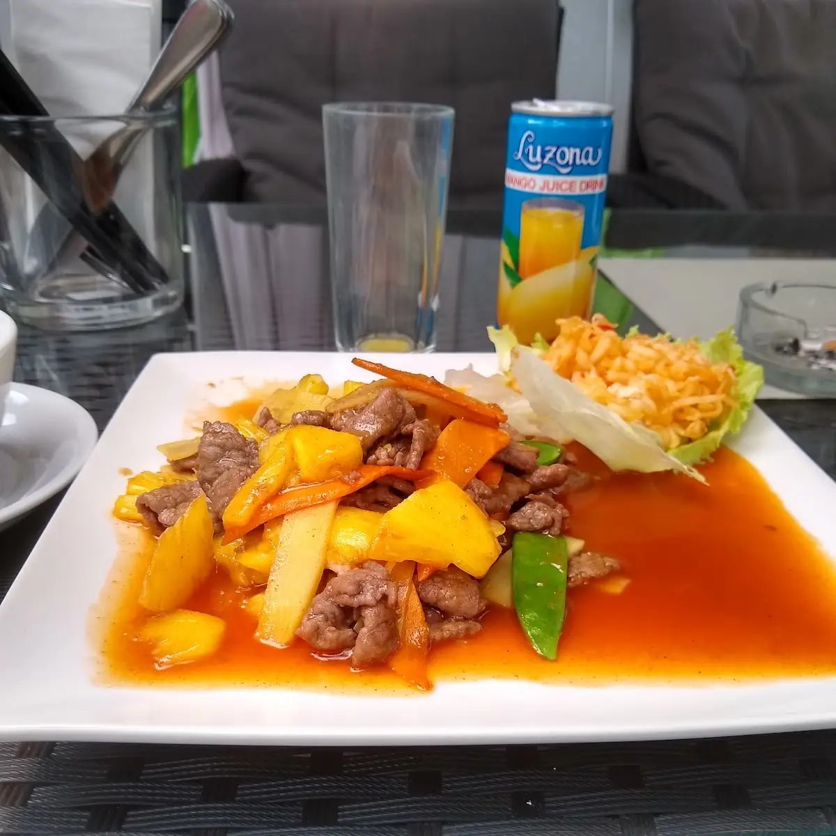 Rindfleisch Mit Ananas Und Gemüse