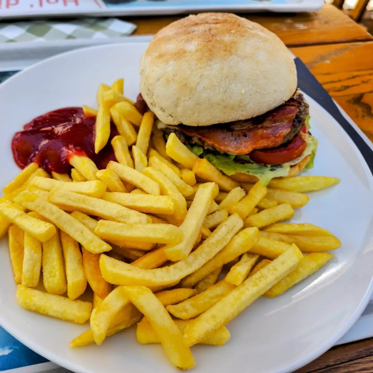 Beef Burger Mit Fritten