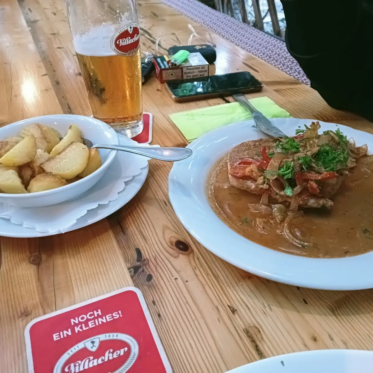 Kalb Gegrillt Mit Bratkartoffeln