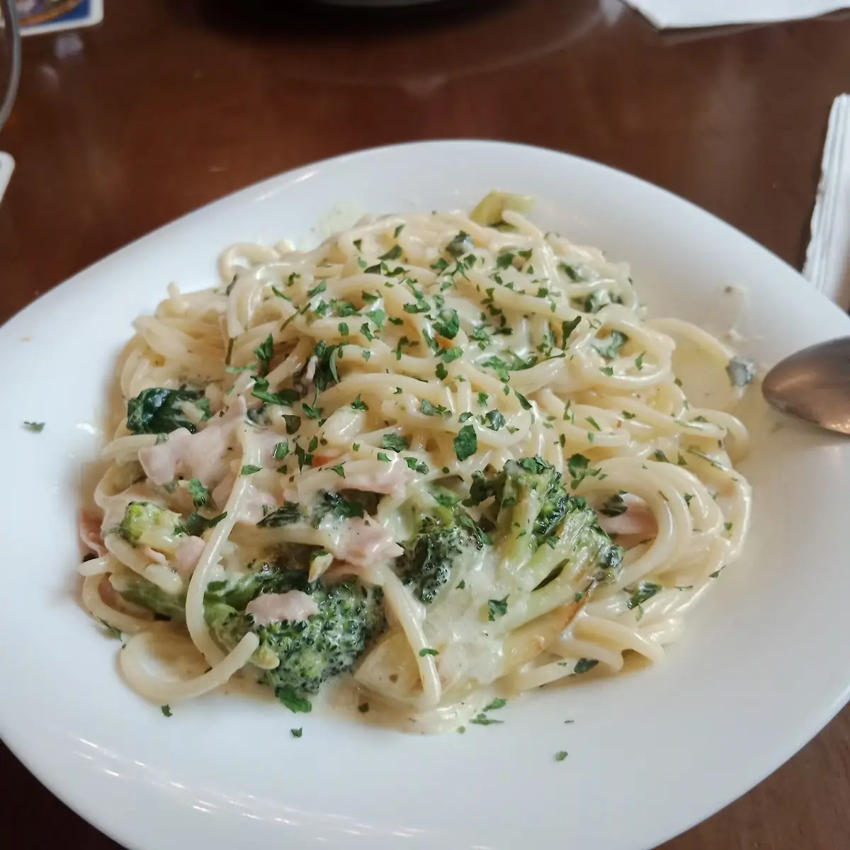 Spaghetti In Sahnesauce Broccoli Spinat Emmentaler Und Schinken