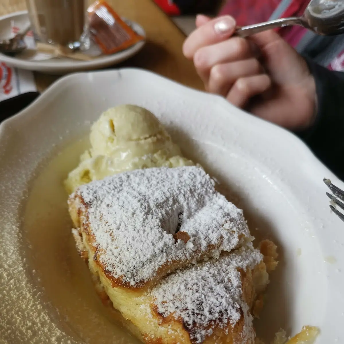Apfelstrudel Mit Vanilleeis