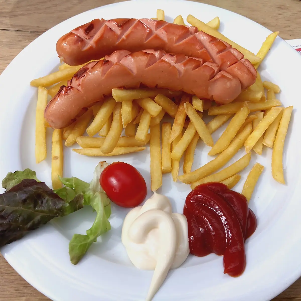 Bratwürstl Mit Pommes