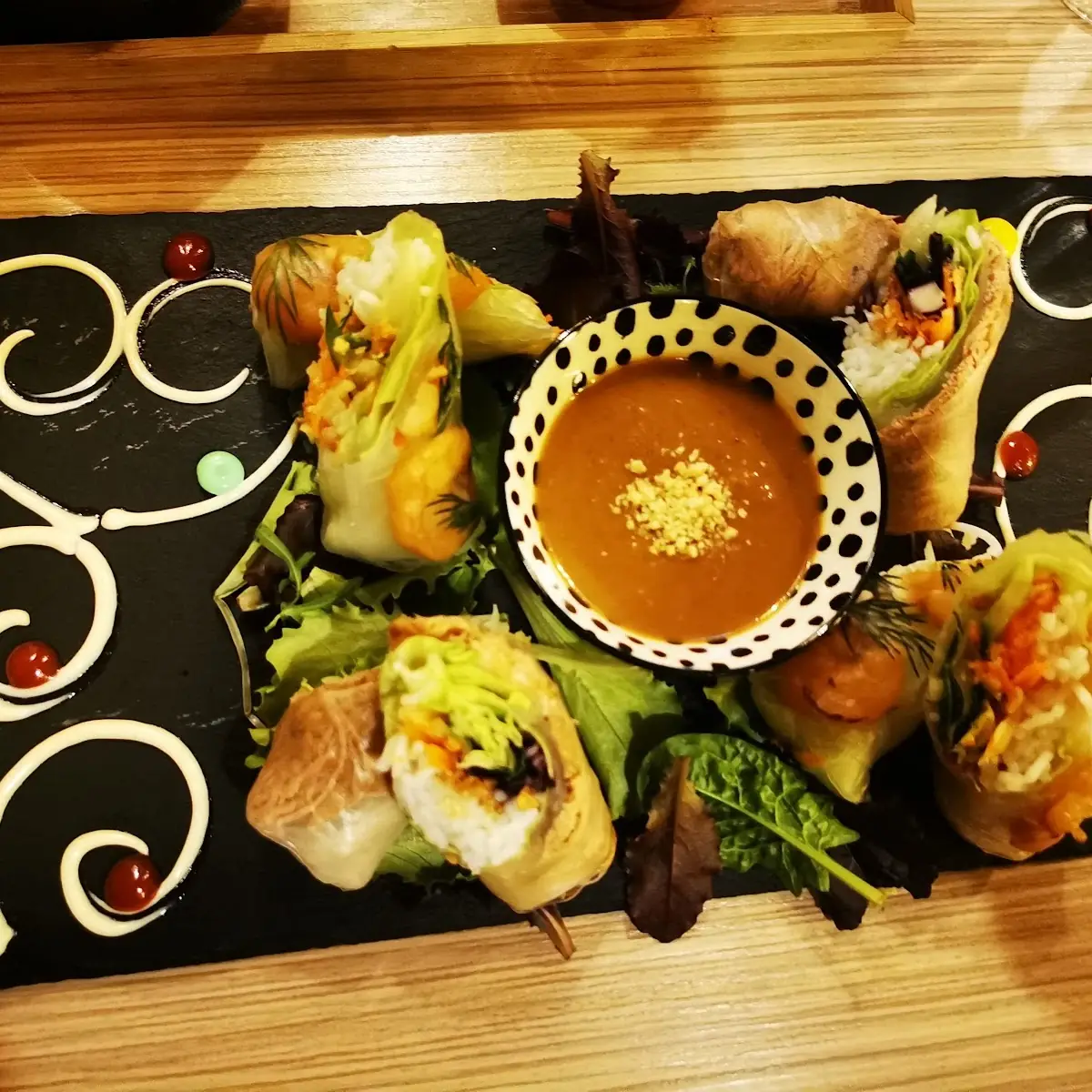 Sommerrolle Mit Erdnusssoße