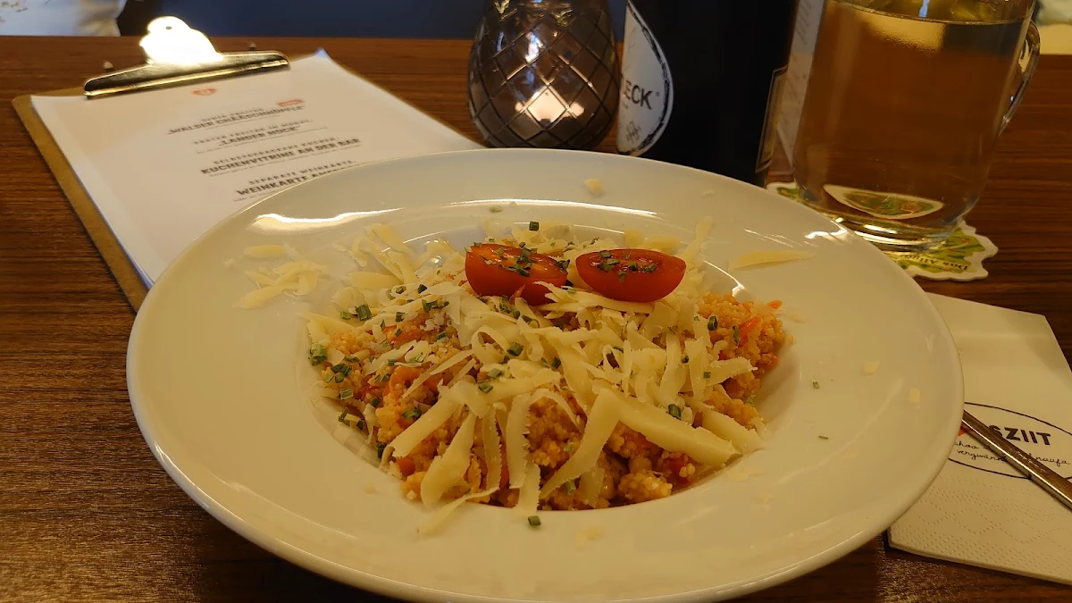 Couscous Salat Mit Bergkäse