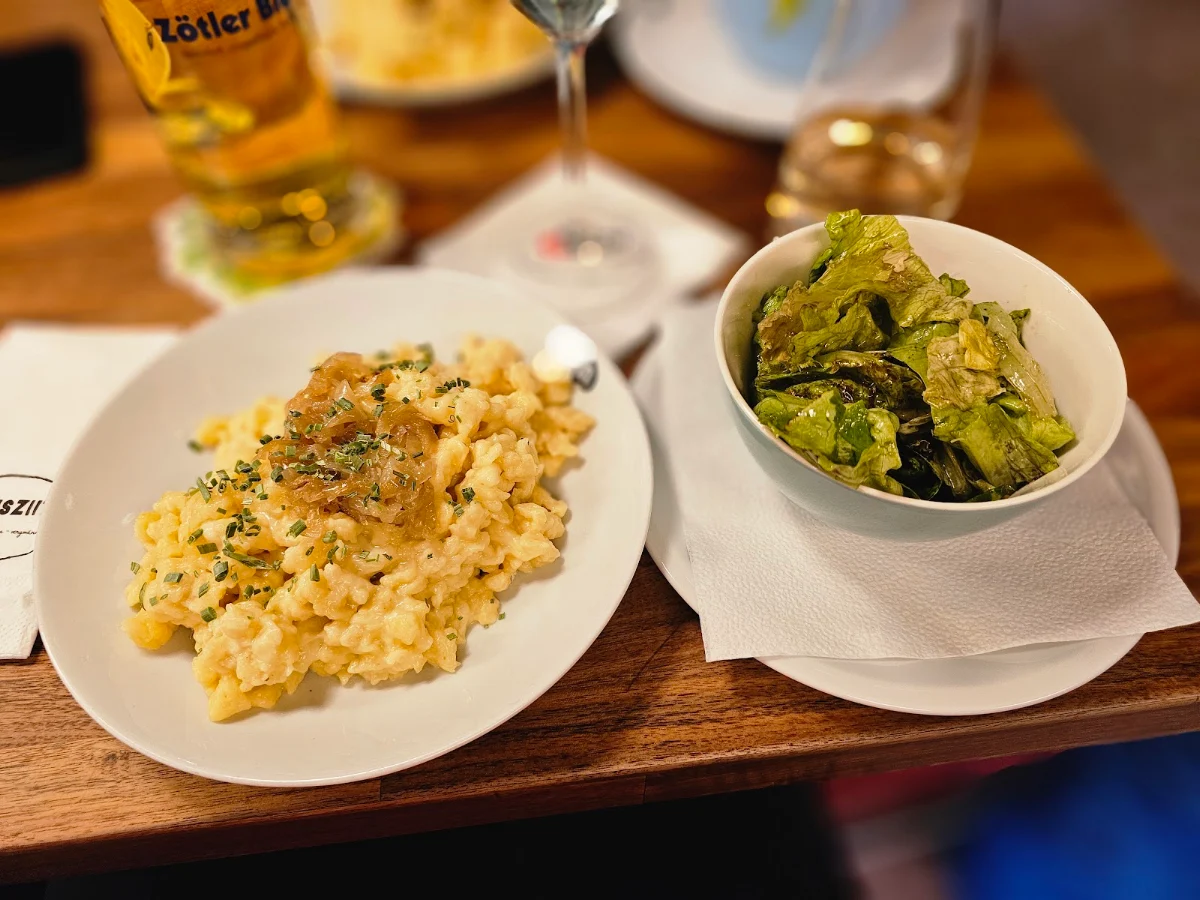 Käsespätzle Mit Salat