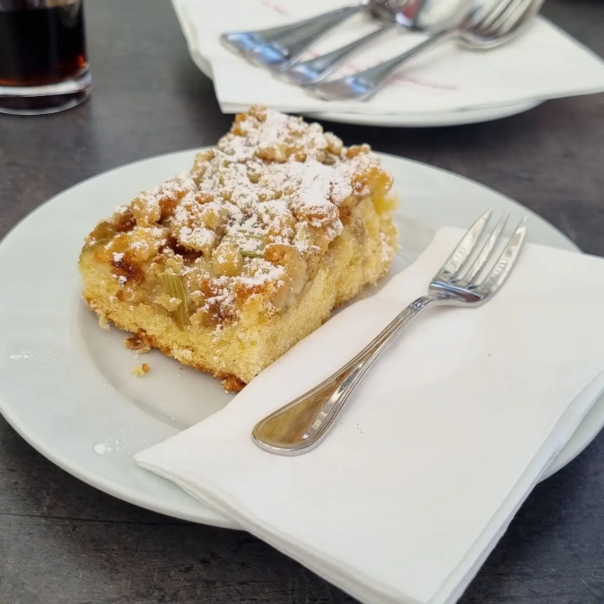 Gâteau À la Rhubarbe