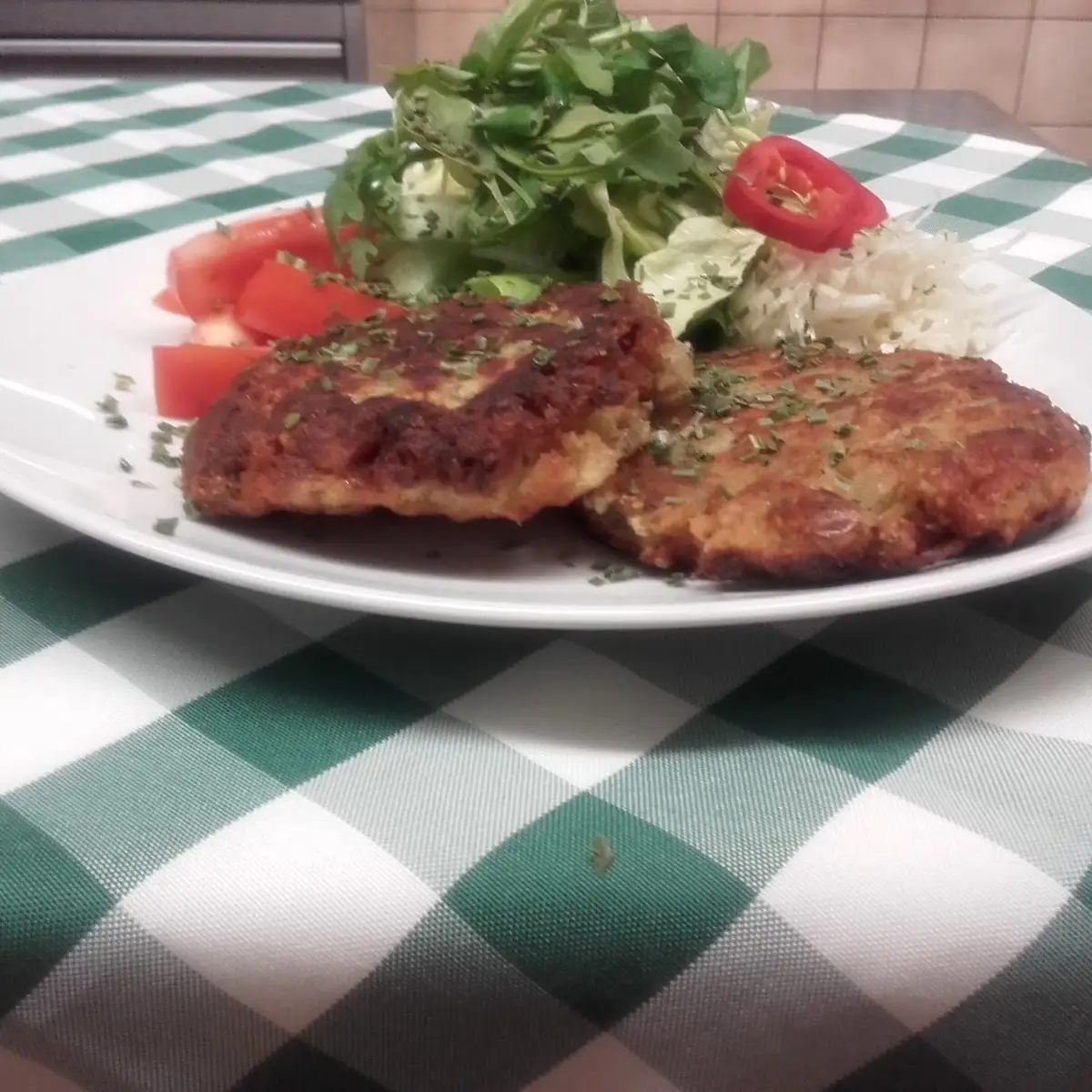 Pressknödel Auf Salat