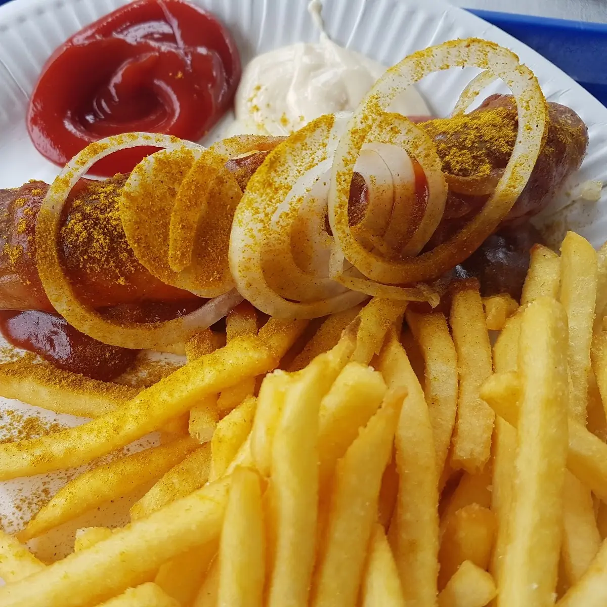 Bratwürstel Mit Pommes Frites