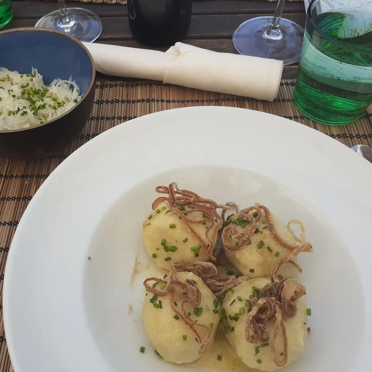 Grammelknödel Und Krautsalat