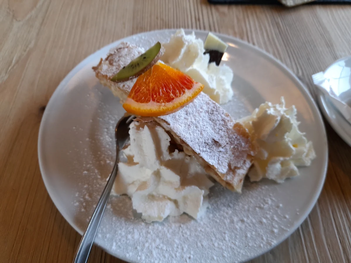 Apfelstrudel Mits Sahne