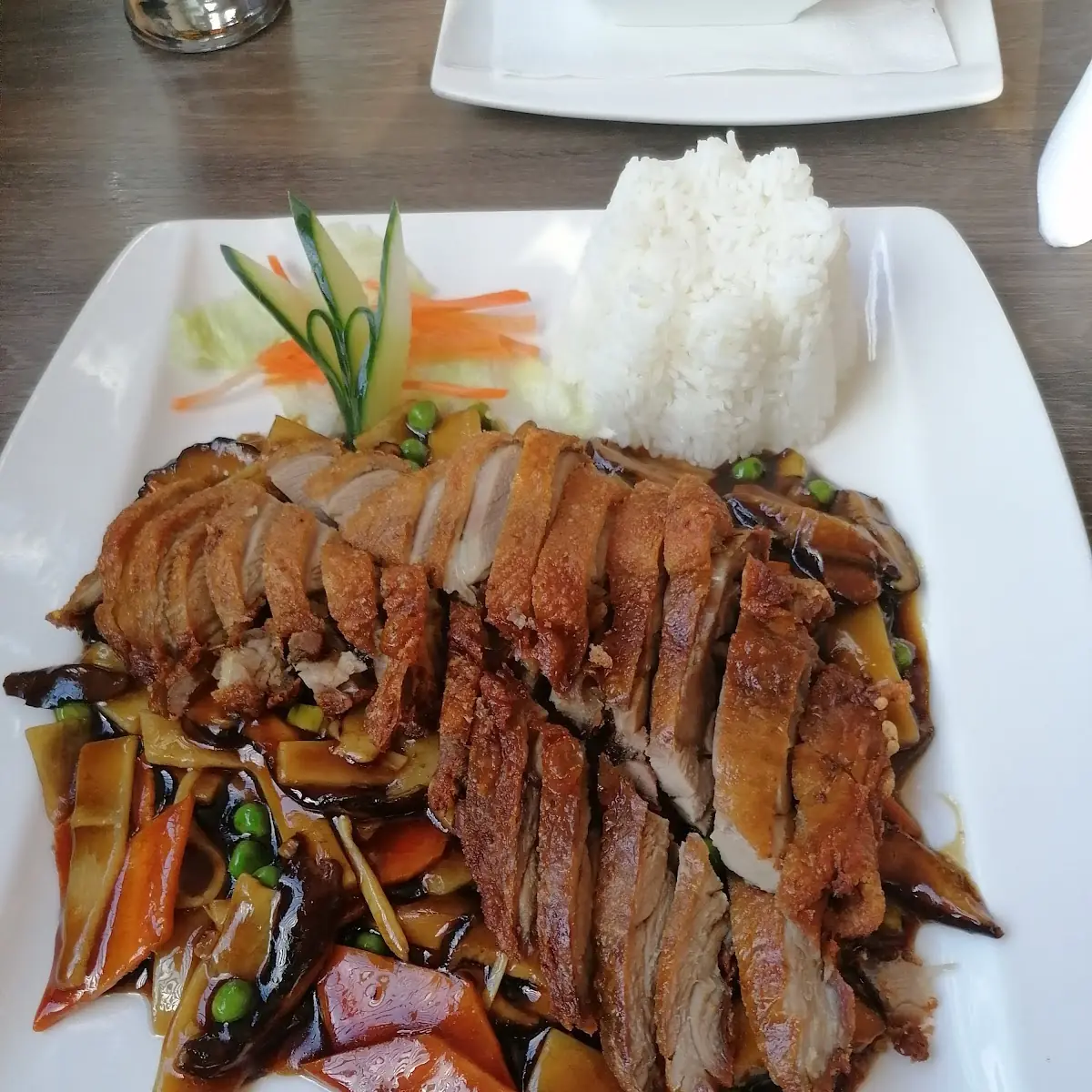 Ente Mit Bambus Und Pilzen