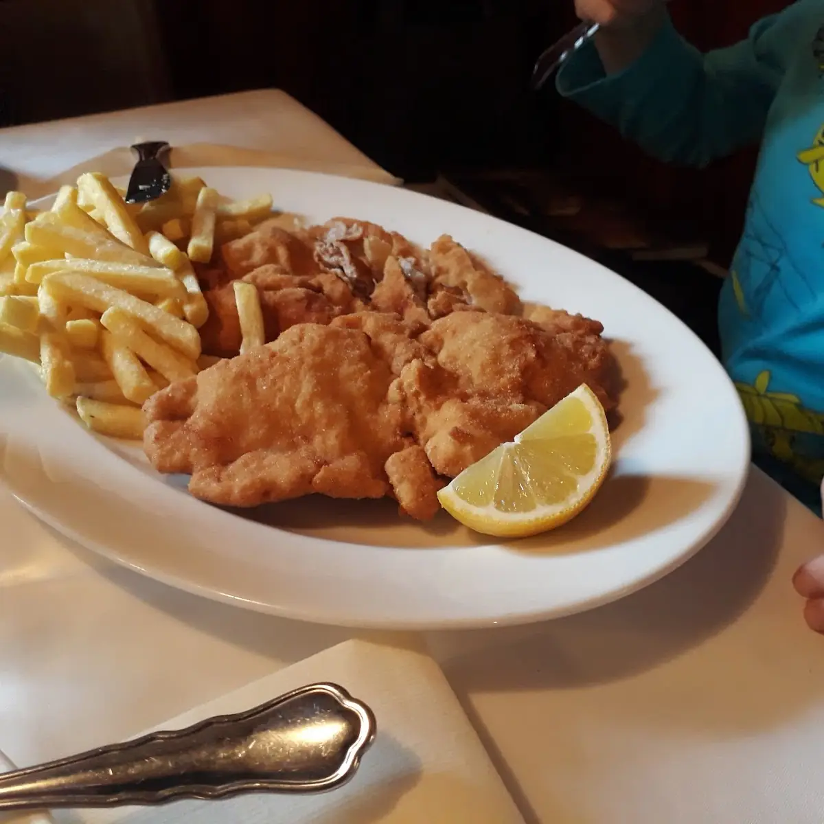 Schweineschnitzel Mit Pommes