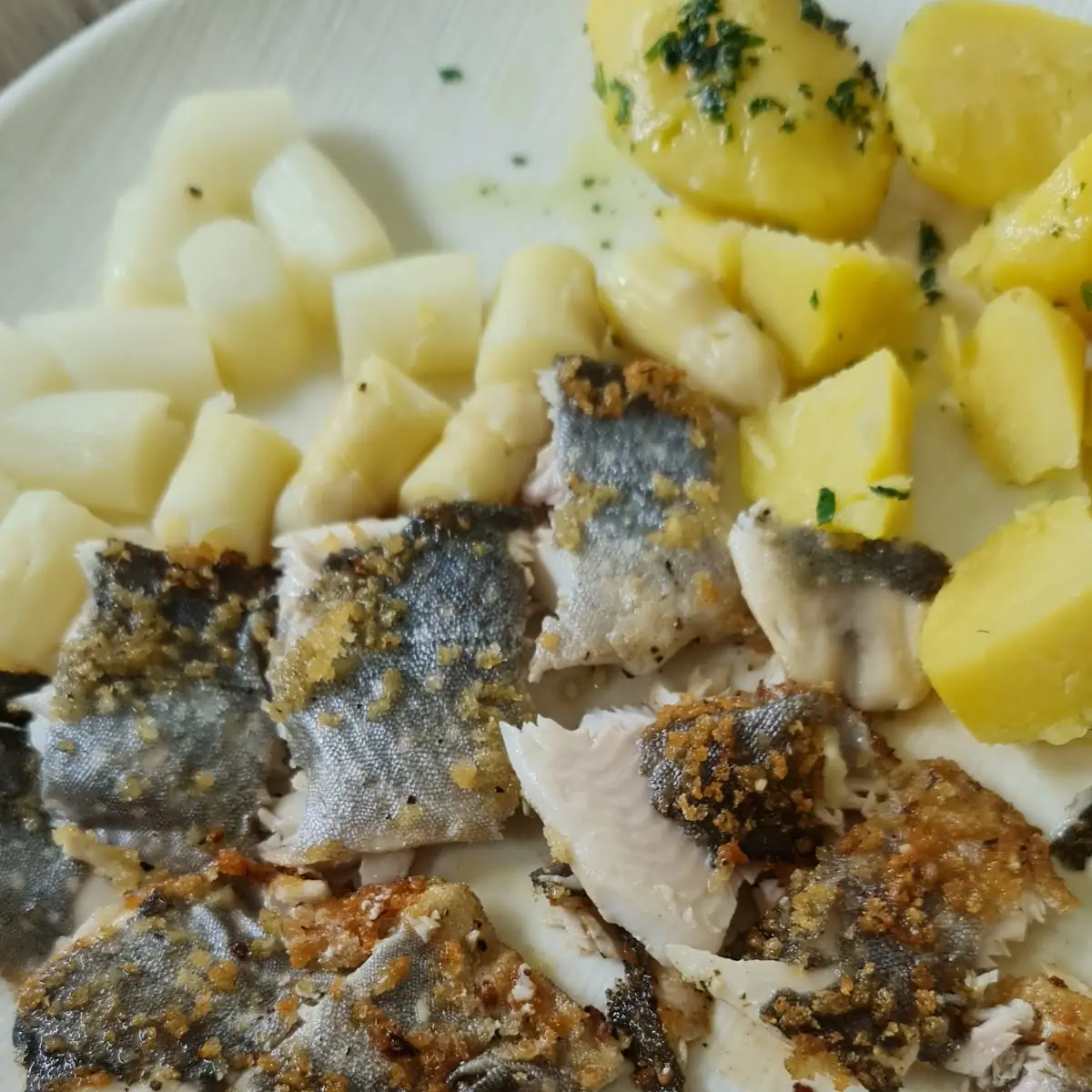 Gebratener Saibling Mit Spargel